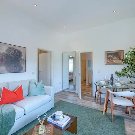 Apartment Chic Modern Design Bright & Minimalist Near Duesseldorf And Koeln *