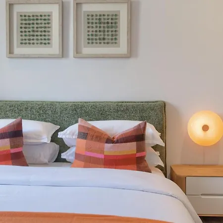 Apartment Chic Modern Design Bright & Minimalist Near Duesseldorf And Koeln
