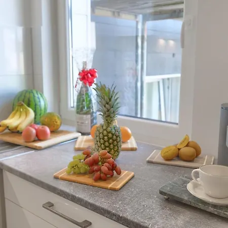 Chic Modern Design Bright & Minimalist Near Duesseldorf And Koeln Apartment *