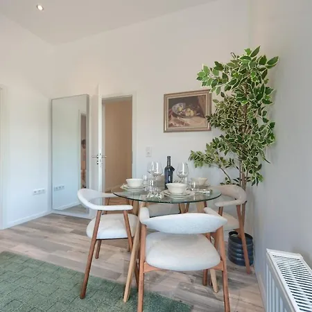 Apartment Chic Modern Design Bright & Minimalist Near Duesseldorf And Koeln *
